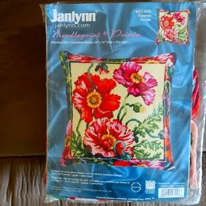 Needlepoint pillow kit